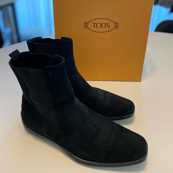 Tod’s Quinn Guiana Beatles Suede Ankle Boots Black - Picture 1 of 6